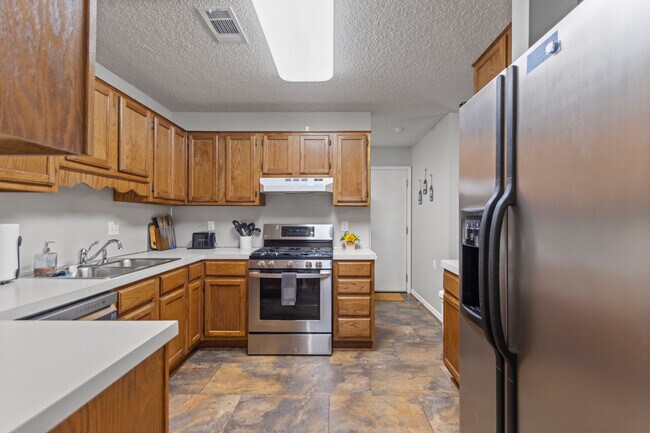 Building Photo - 106 Willow Grove Ct