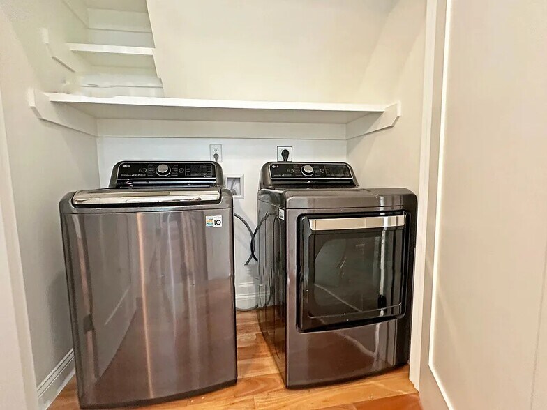 Building Photo - 32 Salisbury Rd