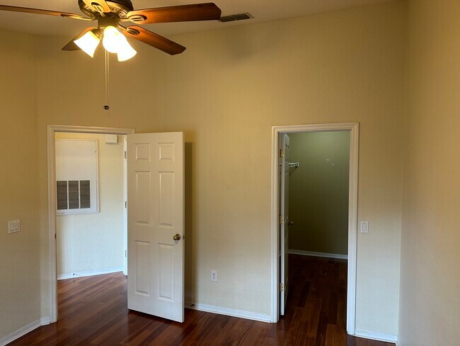 Building Photo - 862 Grand Regency Pointe