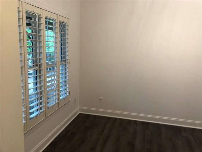 Building Photo - 12090 Stonebrook Cv