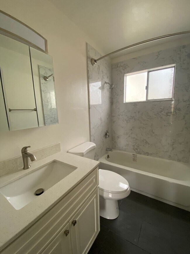 Building Photo - 2140 California St