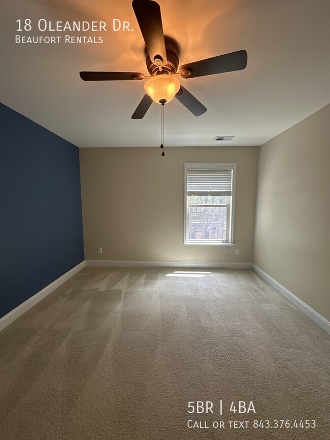 Building Photo - 18 Oleander Dr