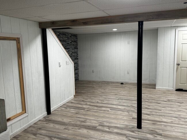 Building Photo - 21 Goodwin St