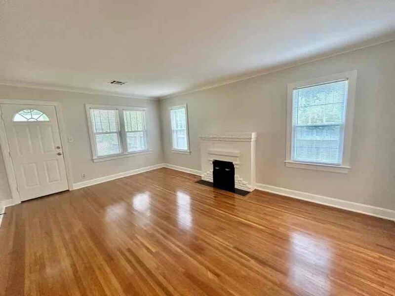 Building Photo - 1011 E 36th St