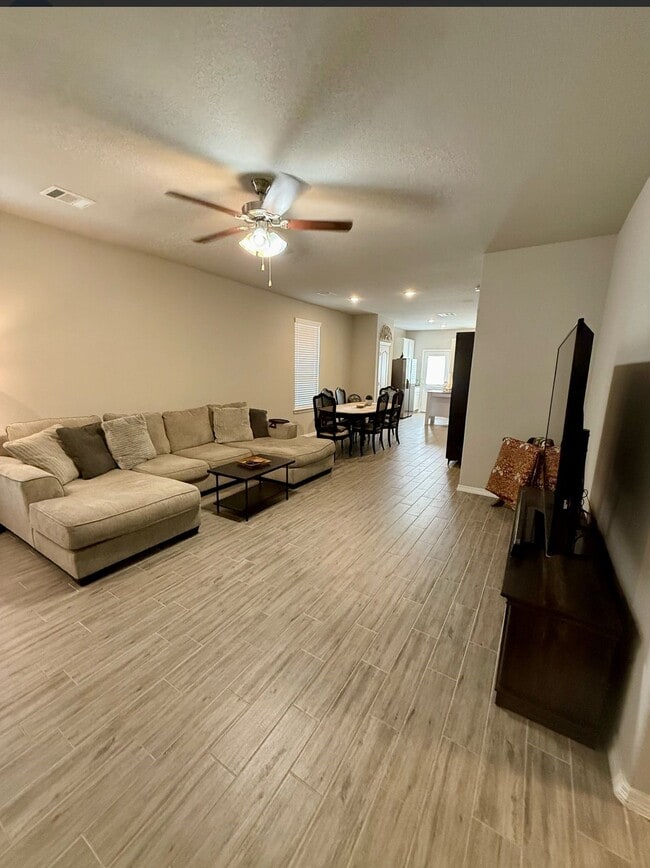 Building Photo - 834 Redinger Ridge Dr