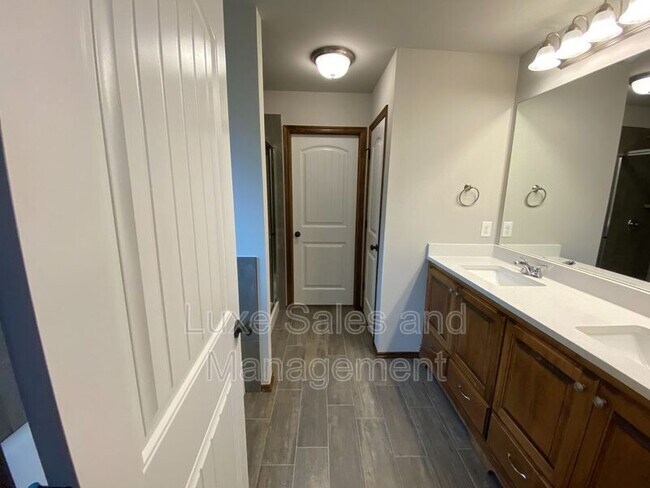 Building Photo - 12817 Double V Dr