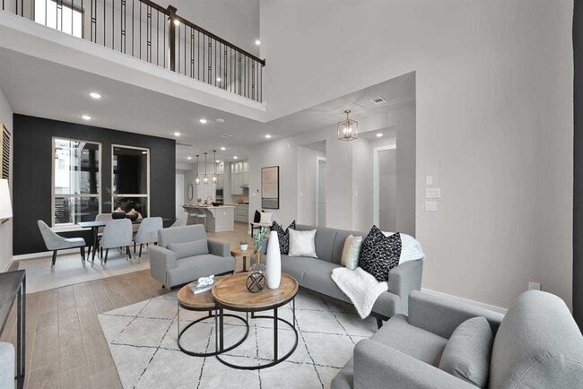 Building Photo - 16630 Lake Austin St