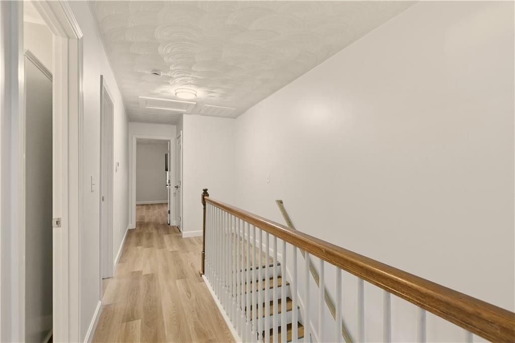 Building Photo - 47 Windsor Rd