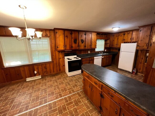 Building Photo - Adorable Apex Ranch on 2 Acres of Land!