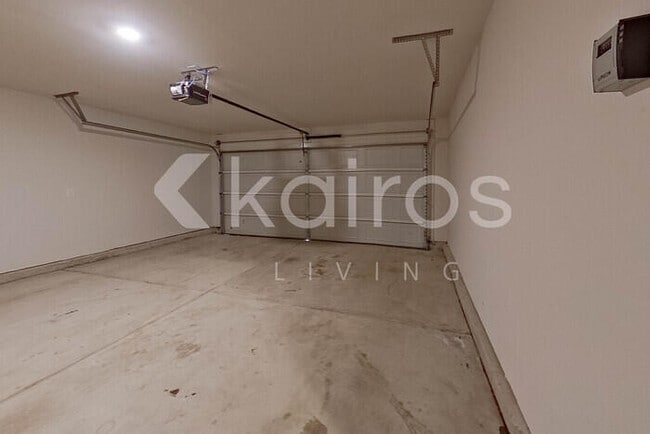 Building Photo - 304 Common Reed Dr