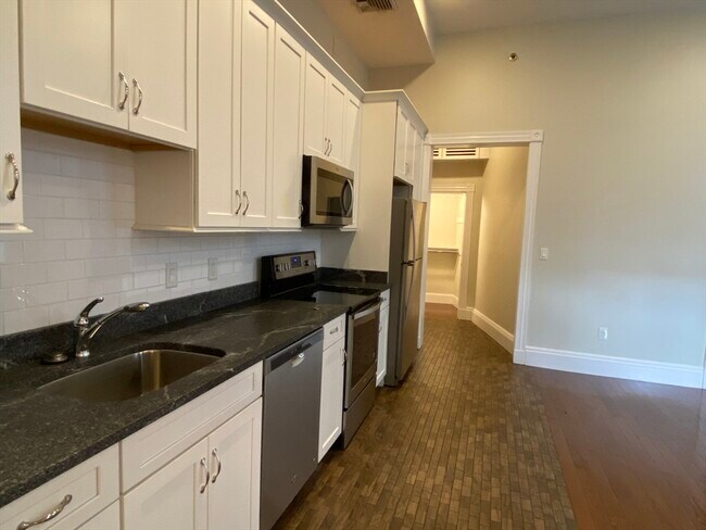 Building Photo - 9 Mt Vernon St