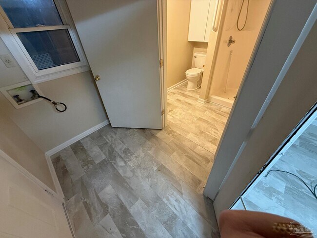 Building Photo - 115 Carolyn Way