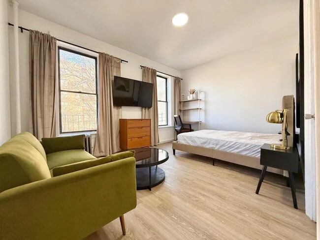 Primary Photo - Furnished room/NOT APARTMENT