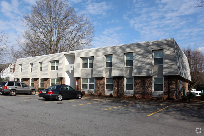 Building Photo - Clancy Hills Apartments