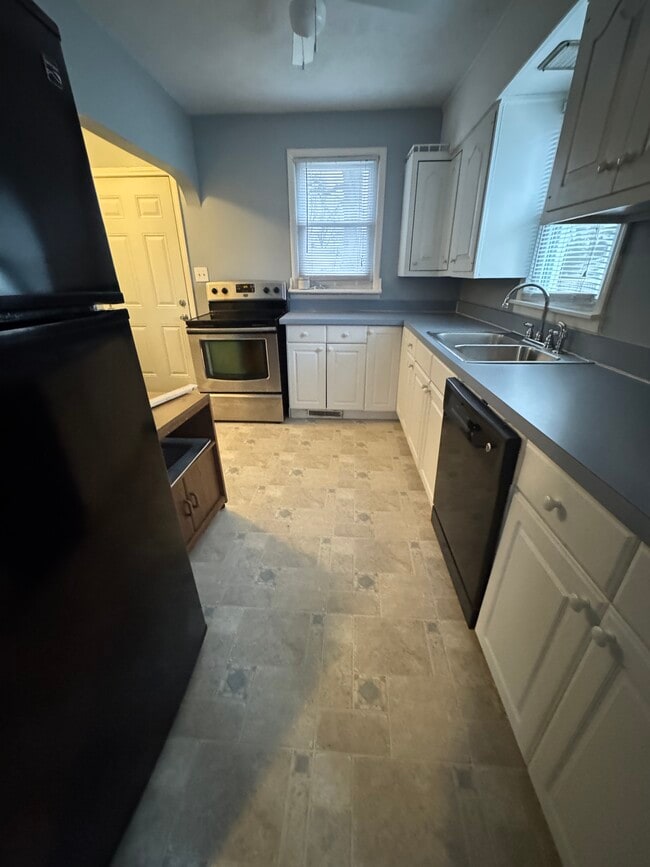 Building Photo - 2229 Margybeth Ave