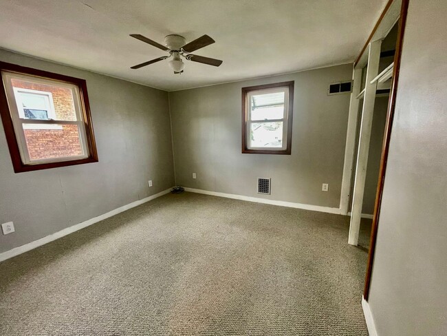 Building Photo - 2 Bed 2 Bath- Beaver Falls PA