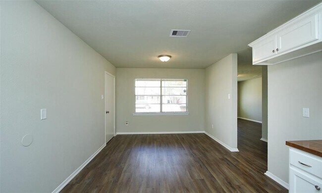 Building Photo - 6326 Guadalupe St