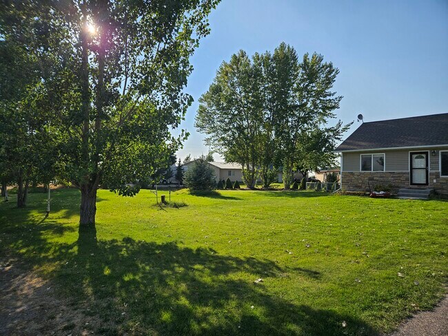 Building Photo - 4007 E 66 N