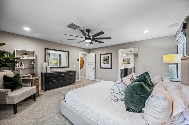 Building Photo - 14462 W Artemisa Ave