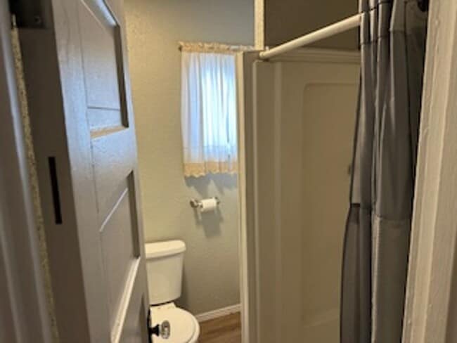 Building Photo - Cozy Studio in Desirable Neighborhood