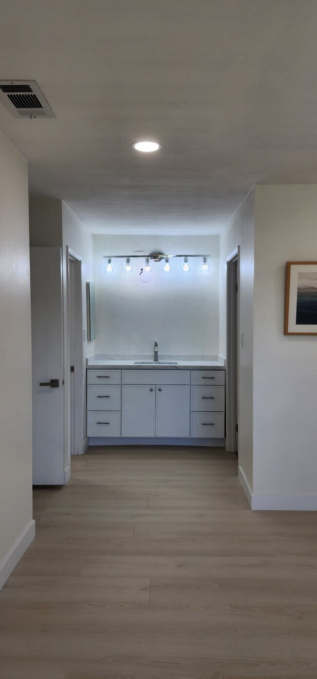 Building Photo - 2255 Cahuilla St