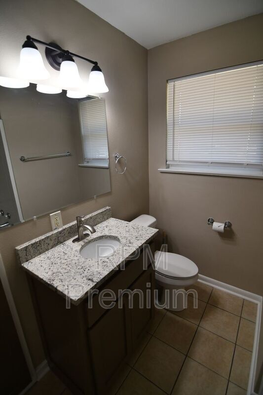 Building Photo - 11965 Troy St