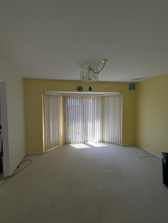 Building Photo - 20870 Balinski Dr