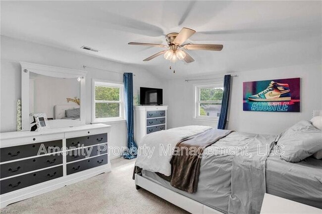 Building Photo - 205 Gumwood Dr