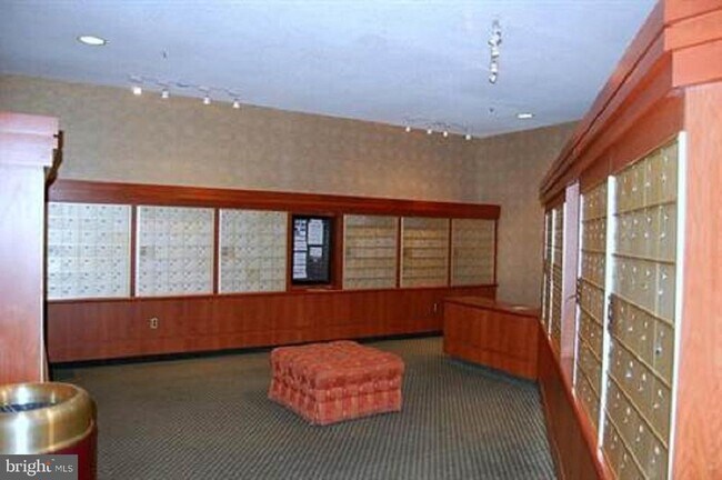 Building Photo - 5505 Seminary Rd