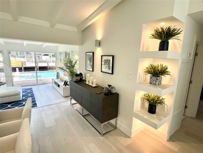 Building Photo - 2424 Tortugas Ln