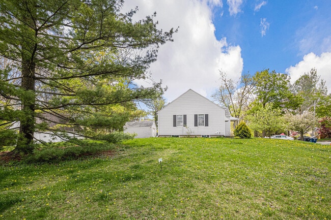 Building Photo - 124 Fairview Dr