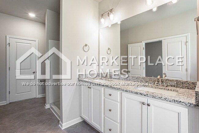 Building Photo - 214 W L Miller Dr