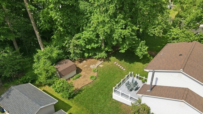 Building Photo - Newly Renovated 5 Bedroom Home With Country Porch!