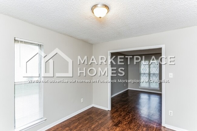 Building Photo - 3668 Barberry St