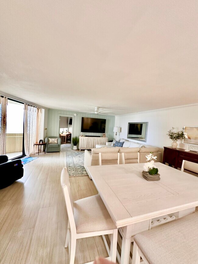 Building Photo - 2800 N Ocean Dr