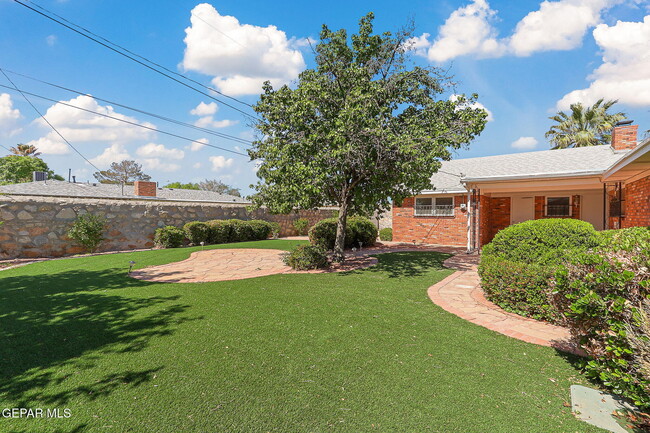 Building Photo - 9000 McCabe Dr