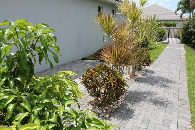 Building Photo - 2736 Lambay Ct