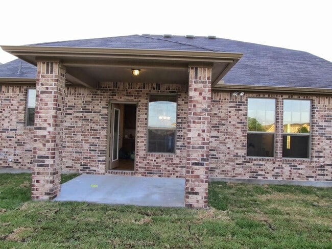 Building Photo - 14308 Lake Victor Dr