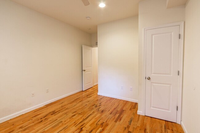 Building Photo - 330 N Preston St