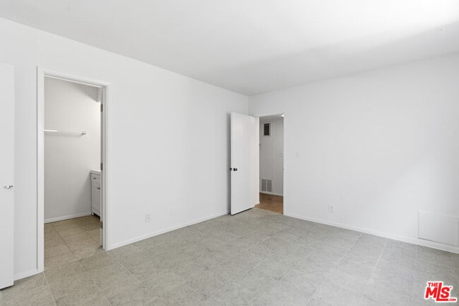 Building Photo - 1434 25th St