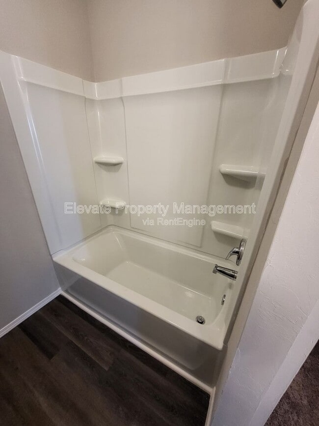 Building Photo - 1920 Mason Ln