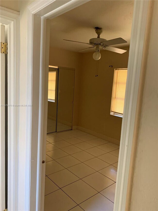 Building Photo - 1335 NE 182nd St