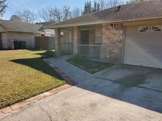 Building Photo - 7323 Log Hollow Dr