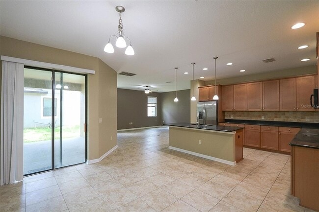 Building Photo - 1208 Oakcrest Dr