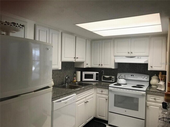 Building Photo - 6033 Coral Way