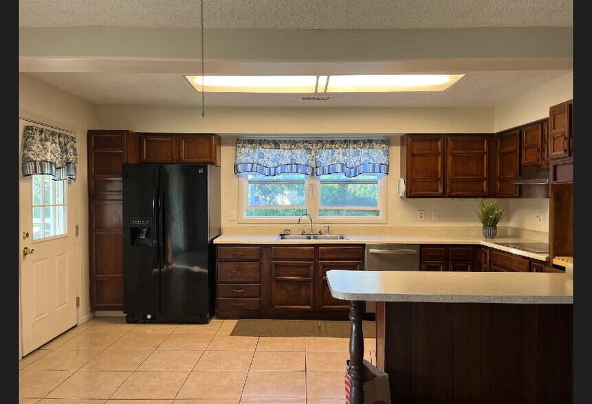 Building Photo - 3622 Rodeo Ln