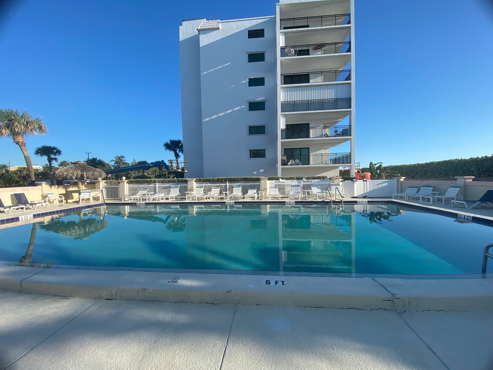 Building Photo - 10102 S Ocean Dr