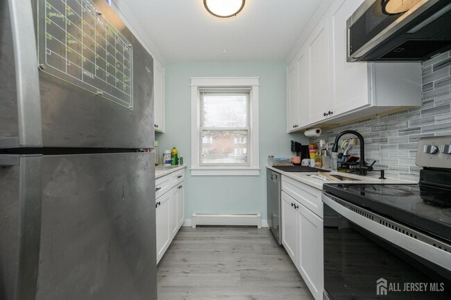 Building Photo - 289 Main St