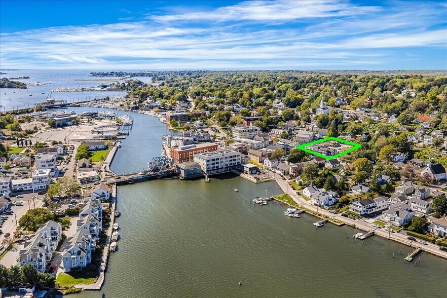 Building Photo - 3 Pearl St