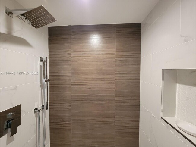 Building Photo - 1830 S Ocean Dr